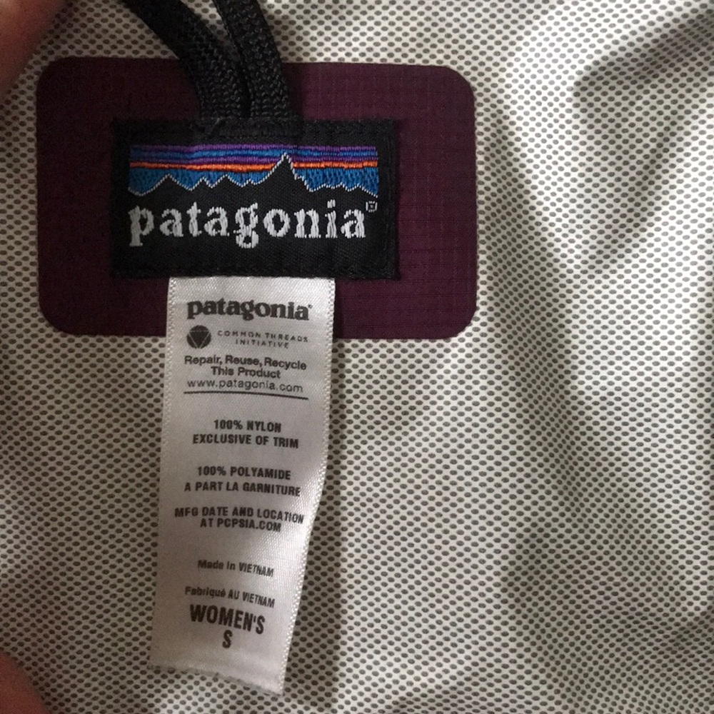 Patagonia rain coat - Picture 3 of 3